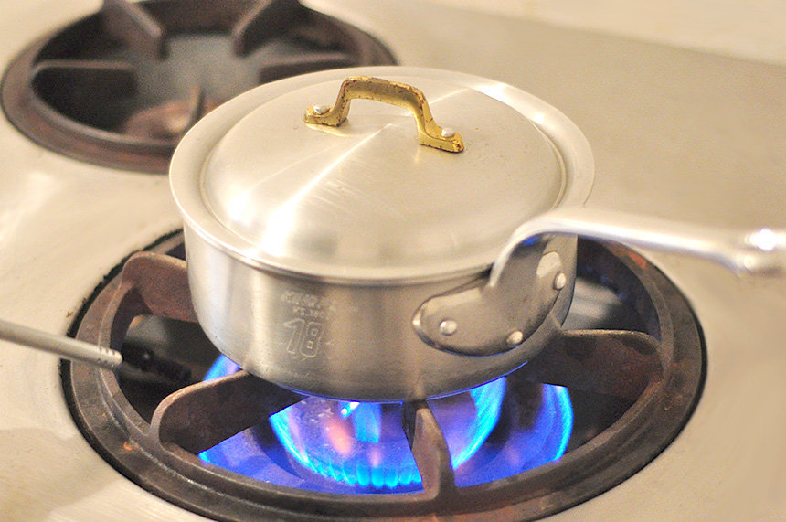 火にかけられているポップコーン